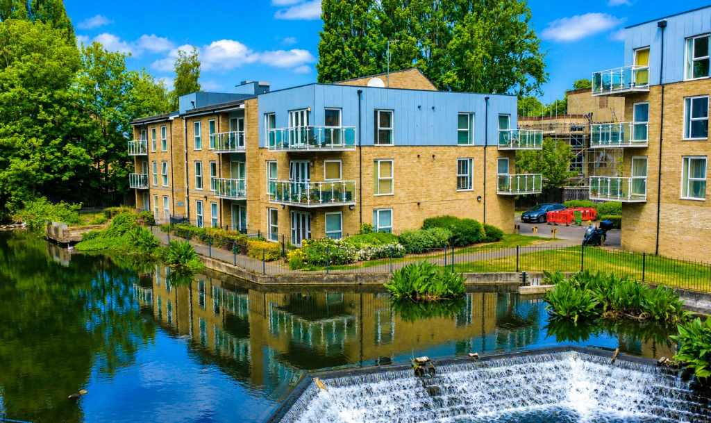 Main image of property: Basildon Court, Nash Mills Wharf, Hemel Hempstead