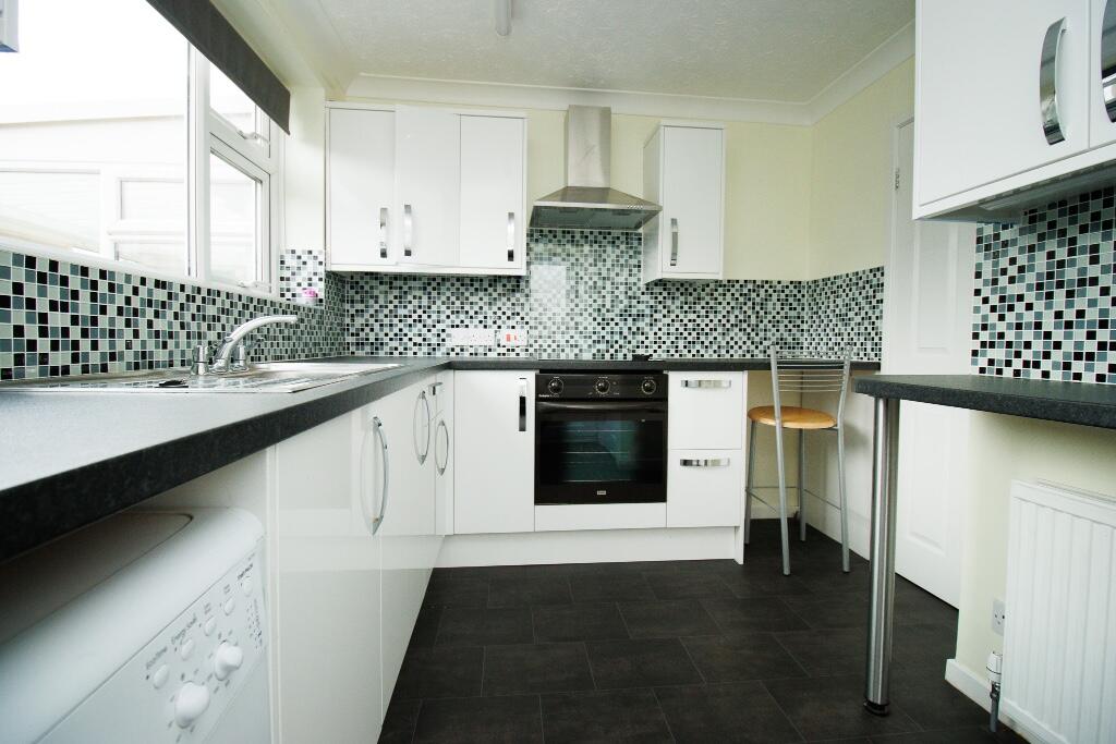 Cedar Grove, Filey  YO14 9NX photo 2