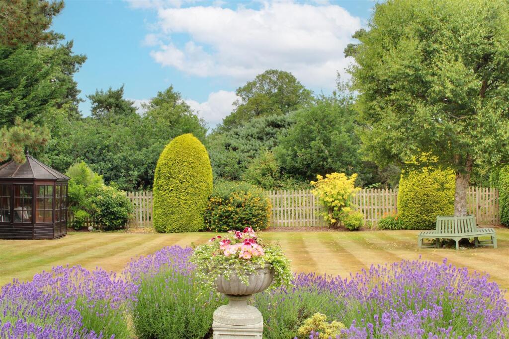 Additional image 11 of Brookmans Avenue, Brookmans Park