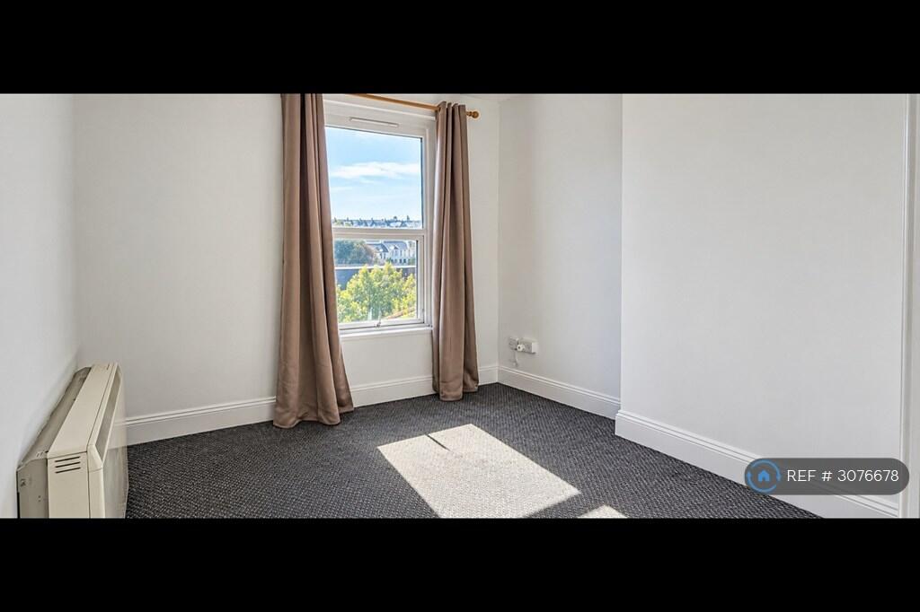 Apartment in Plymouth, Lipson Vale - View 4