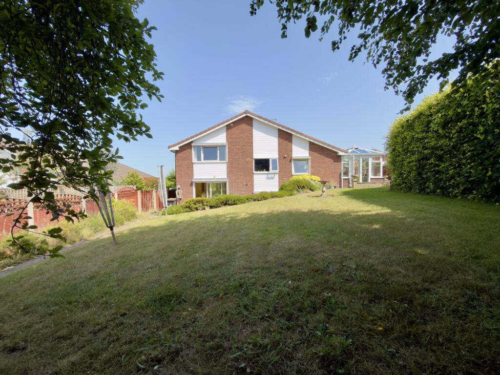 House in Nottingham, Bramcote - View 2
