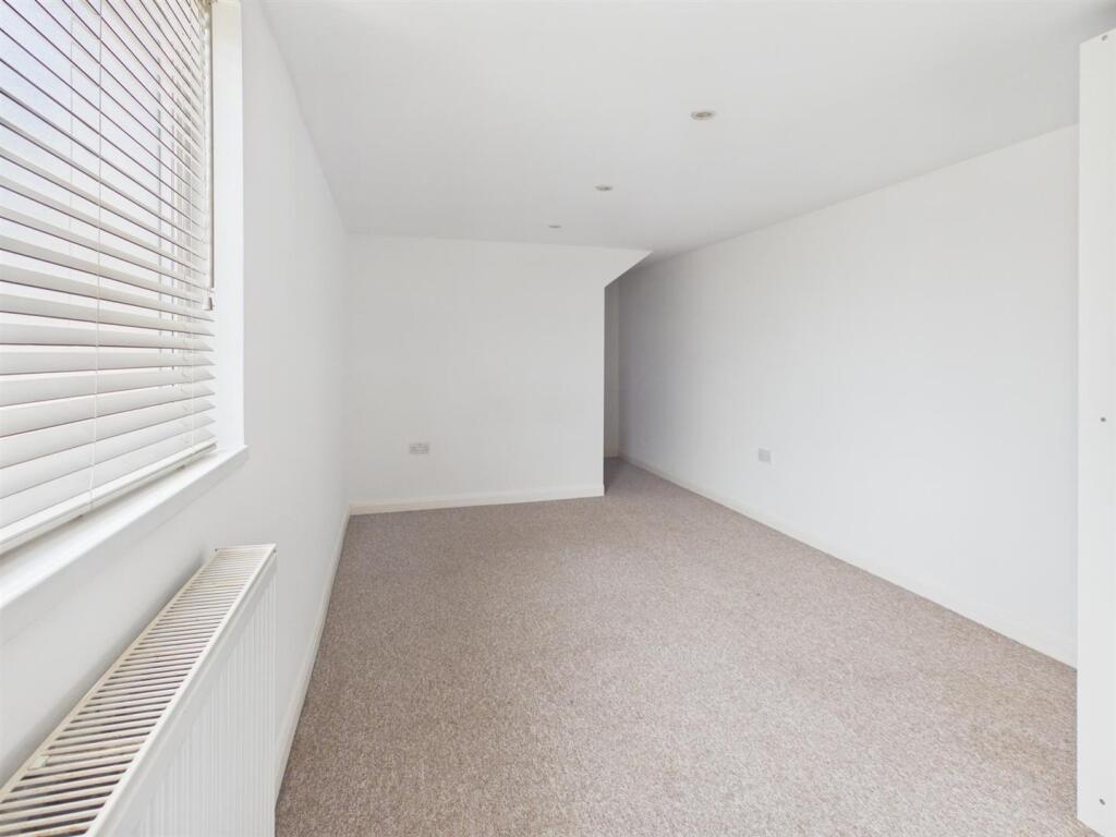 Steyning Avenue, Peacehaven photo 5