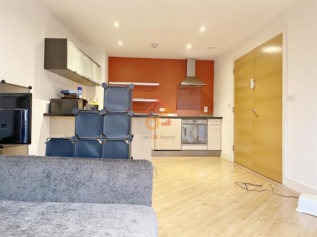 Apartment in Birmingham, West Midlands - View 4