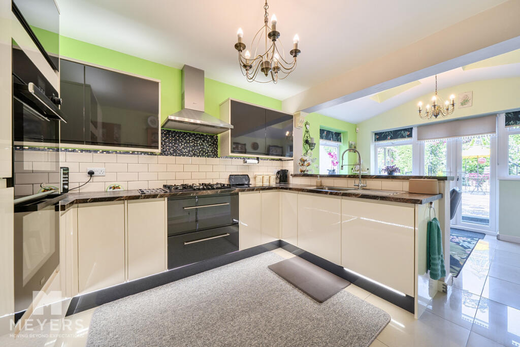 House in Ferndown, Tricketts Cross - View 2