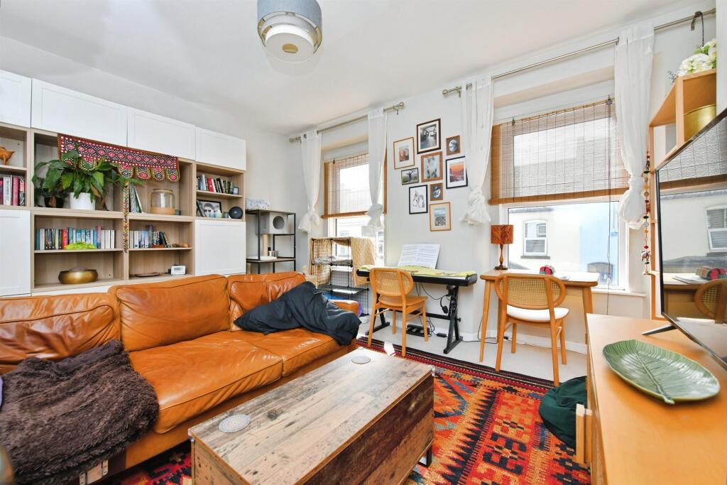 Apartment in Plymouth, Pennycomequick - View 3