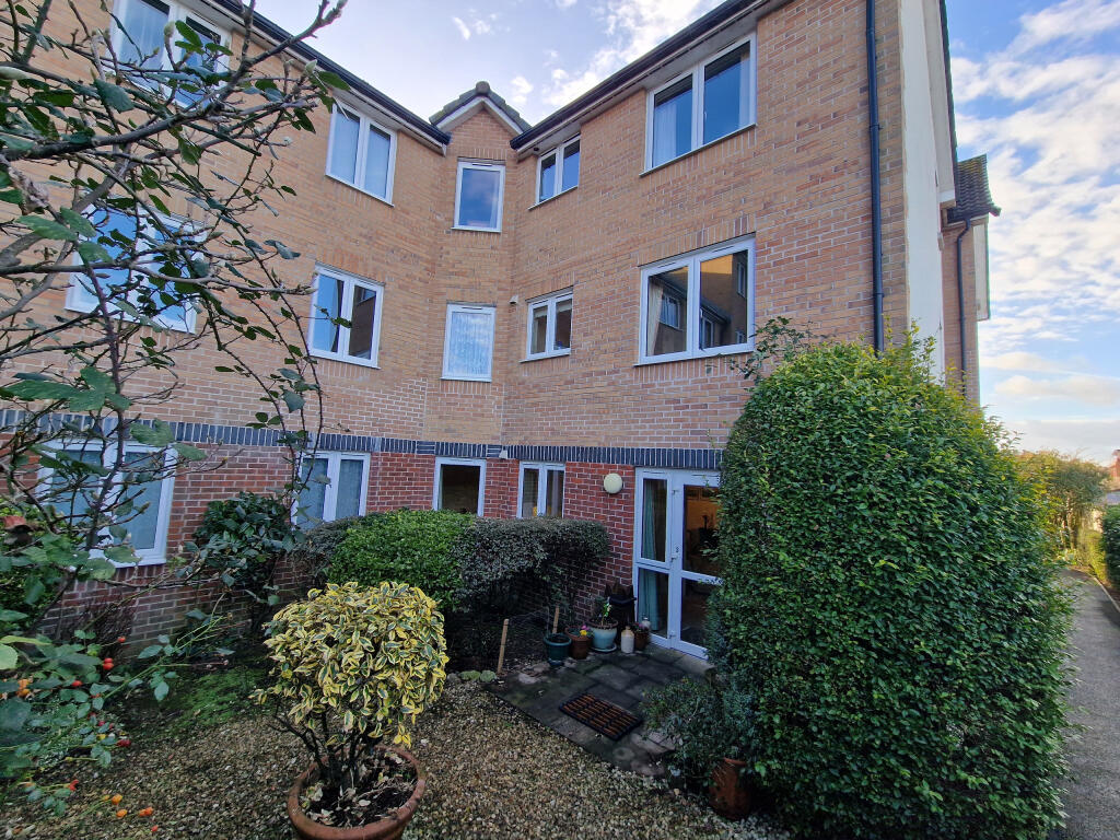 Apartment 3, Wyndham Court, Yeovil, Somerset, BA21 4HB