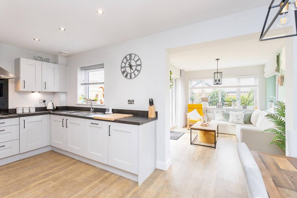 66 Douglas Davidson Drive, Rattray, Blairgowrie, PH10 7FH photo 4