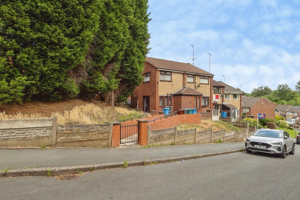 Main image of property: Culcheth Lane, Manchester, Lancashire, M40