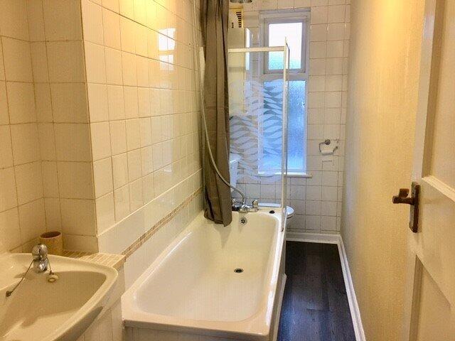 Apartment in Redhill - More