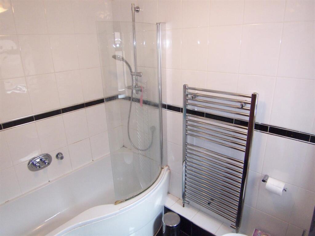Apartment in Kingston upon Thames - More