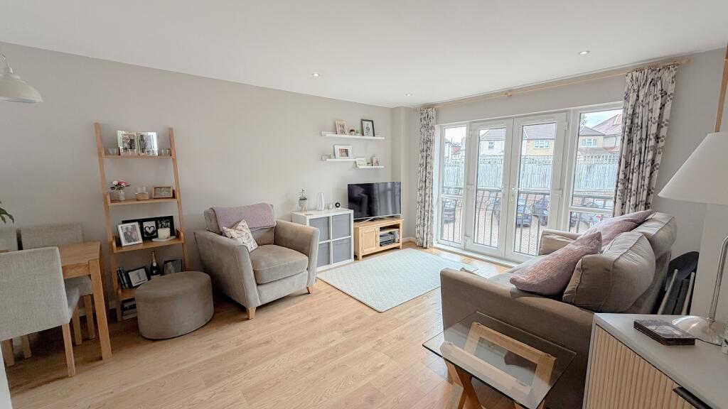 Apartment in Sutton - More