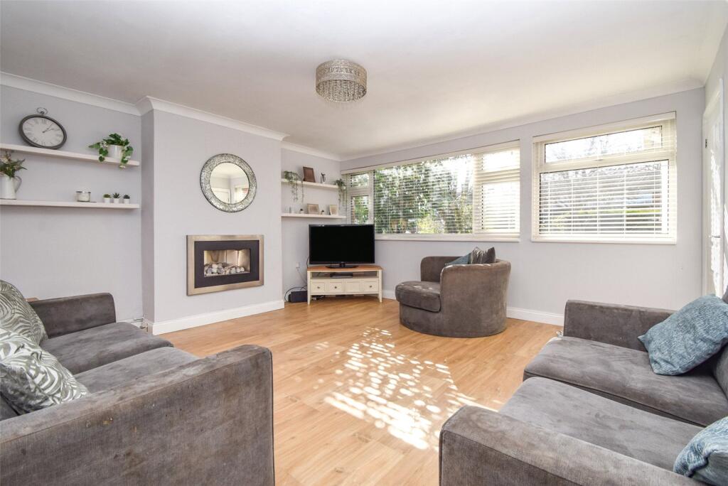 House in Hart, Yateley - View 3