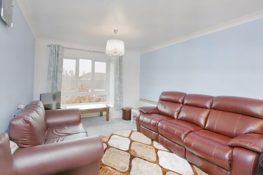 Farm Close, Staines-upon-Thames, TW18 photo 2