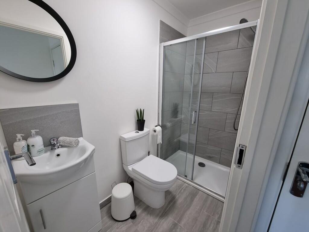 House in Southall - View 3