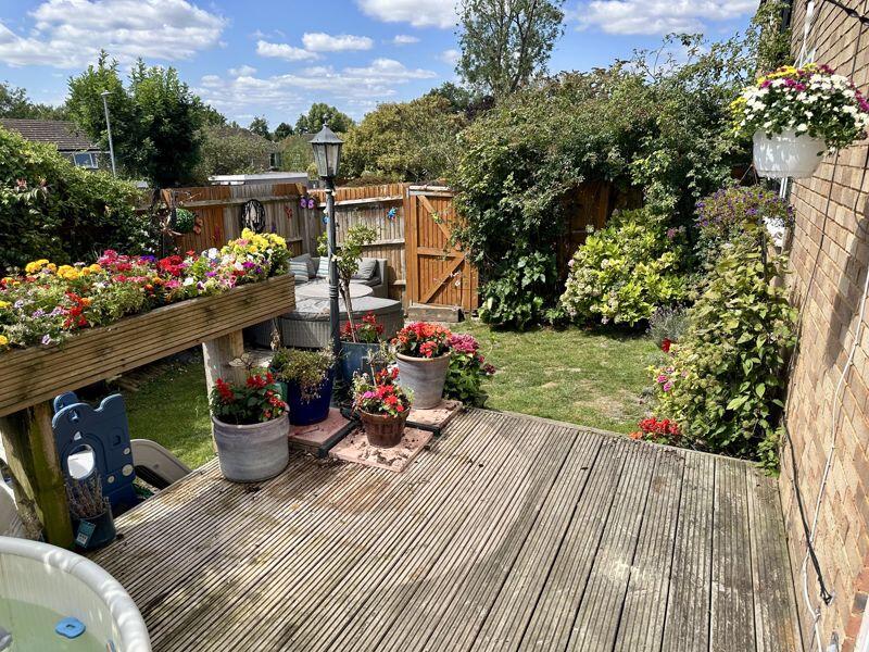 Sutton Close, Tring photo 4