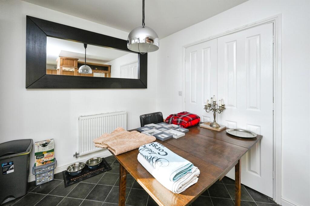 Northcote Way, Doe Lea, CHESTERFIELD photo 3