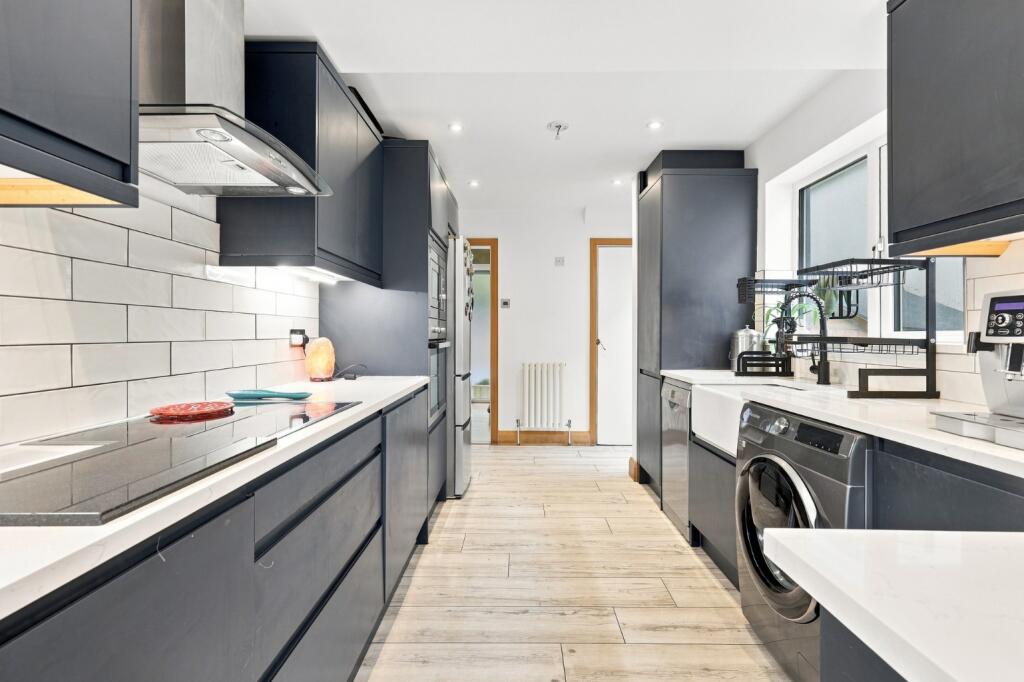 House in Rochford, Rayleigh - View 5
