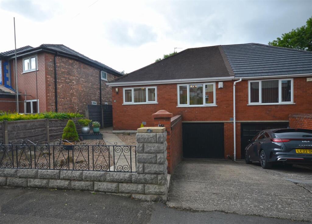 2-bed semi-detached on Neal Avenue, Ashton-Under-Lyne, £260,000