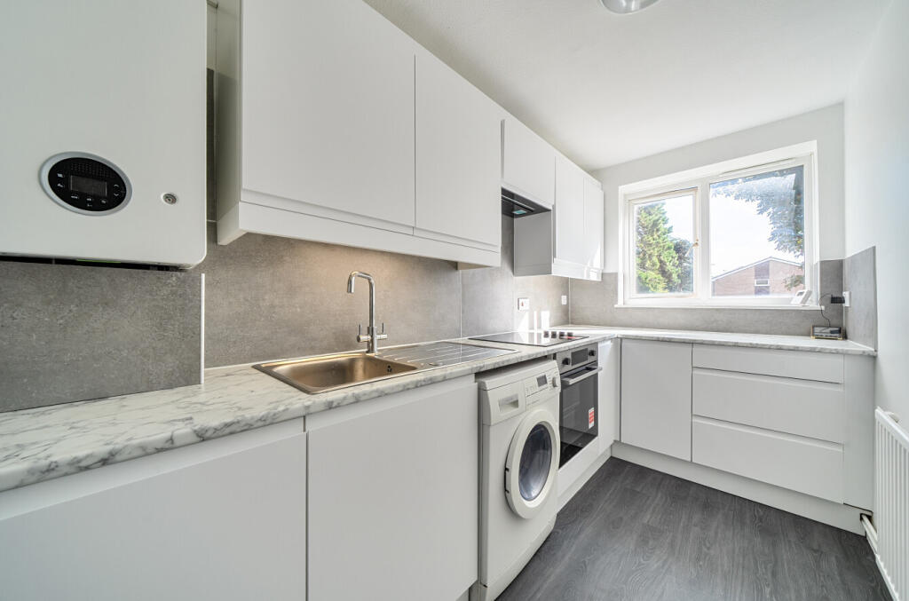 Apartment in Croydon - View 4