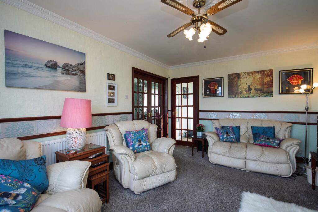 House in Newport - More
