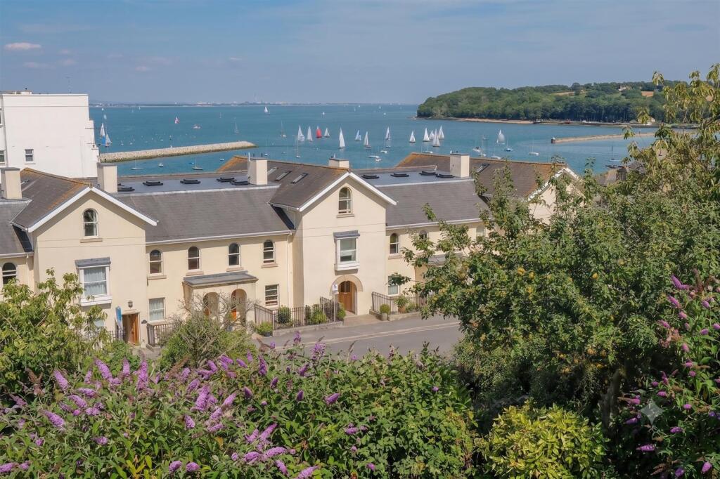 Apartment in Cowes, Isle of Wight - View 2