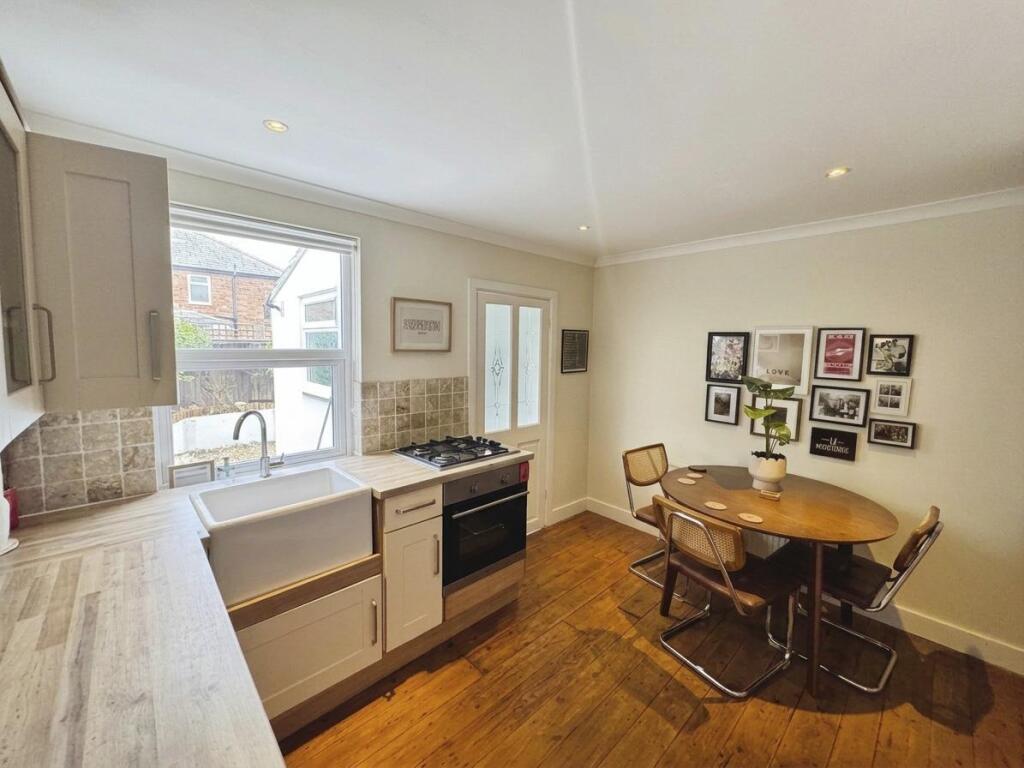House in Guildford - View 5