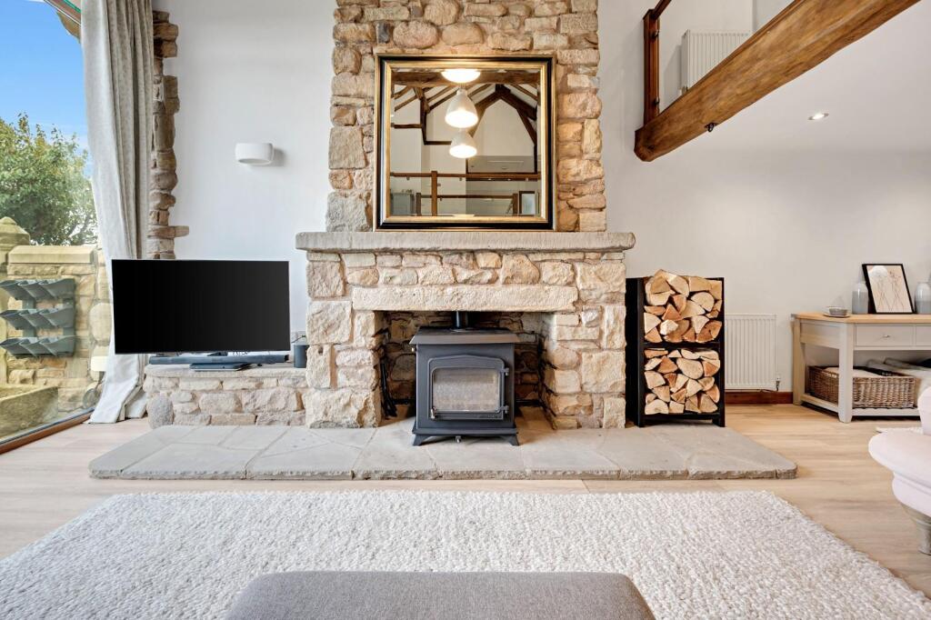 Additional image 31 of Pollard Row, Fence