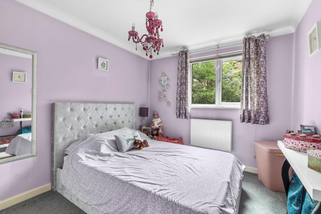 Apartment in Hemel Hempstead - View 4
