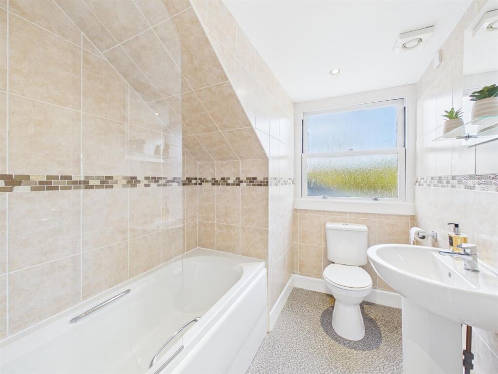 Apartment in Perth - More