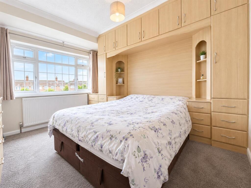 House in Slough, Chalvey - More