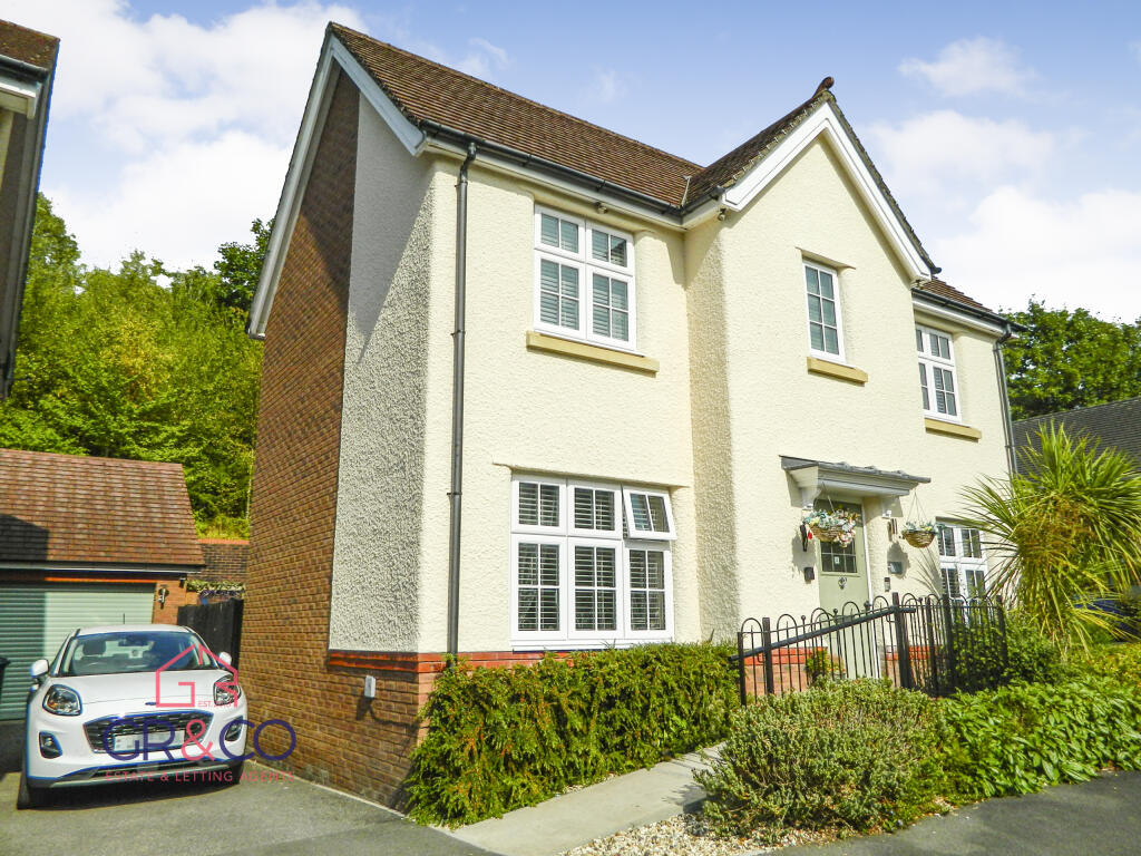 Main image of property: Clos Pen Y Cae, Ebbw Vale, NP23