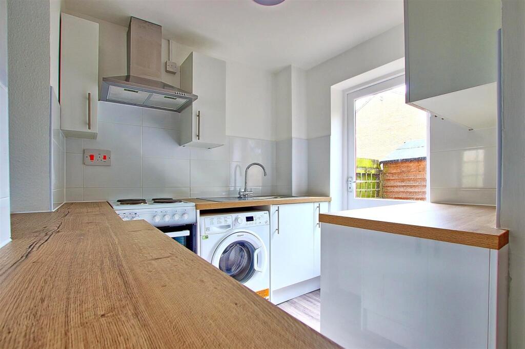 House in Cambridge, Cherry Hinton - View 2