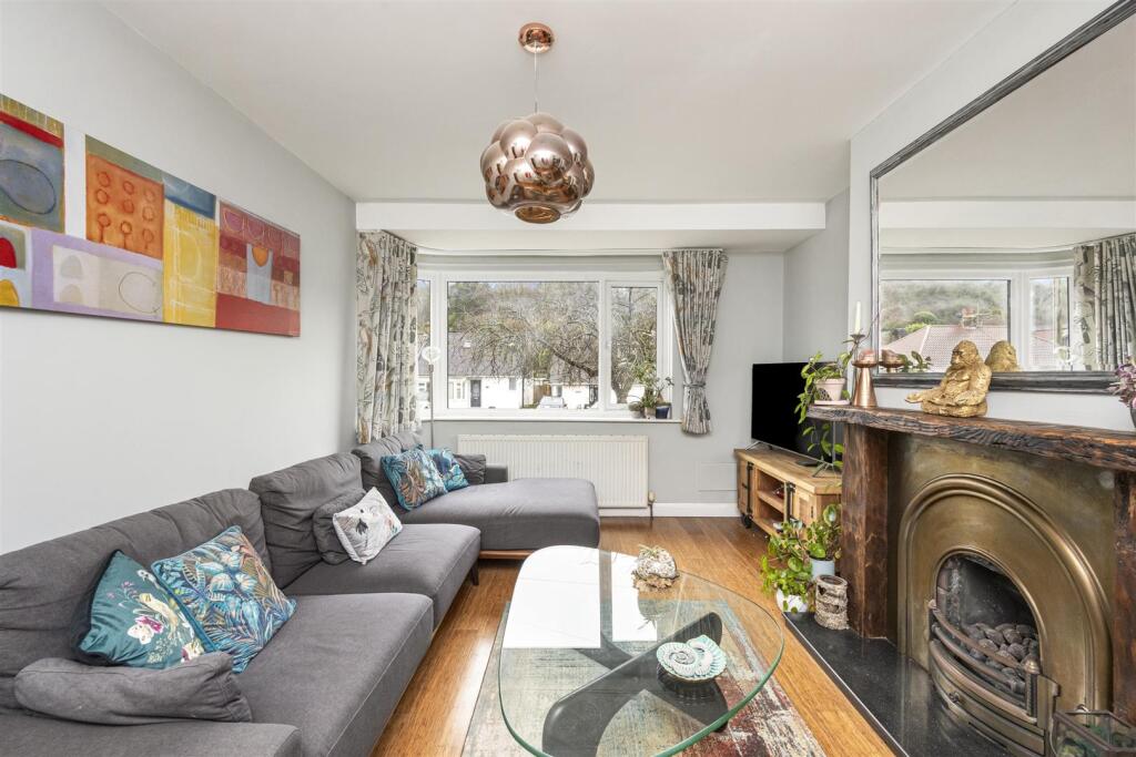 House in Brighton, Patcham, Hollingbury - More