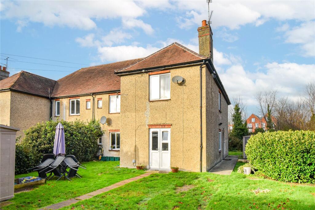 Main image of property: Rozel Heights, Catherine Road, Newbury, Berkshire, RG14