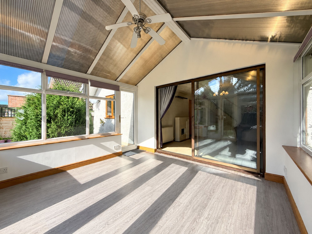 Vicarage Drive, Darwen, BB3 photo 4