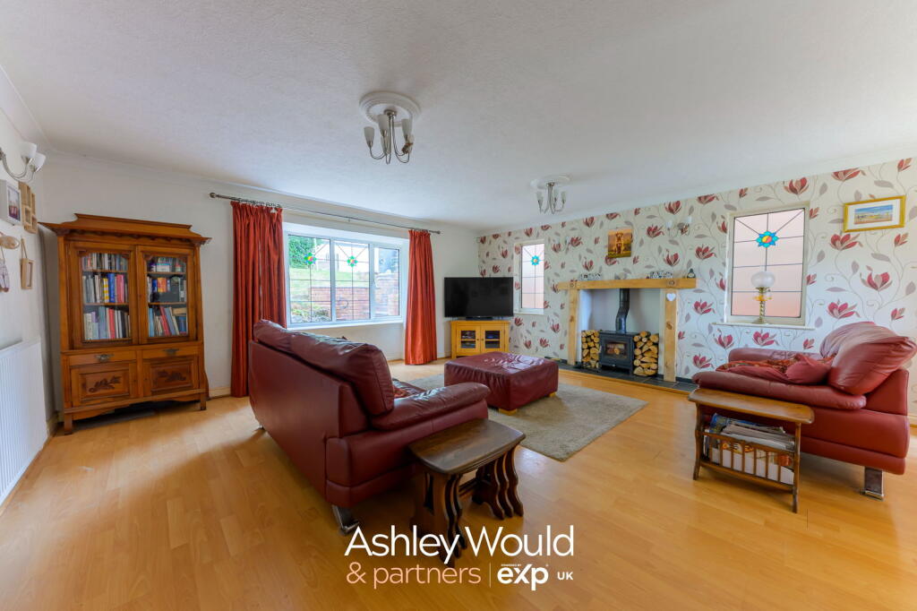 Barnford Crescent, Oldbury, B68 8PR image 4