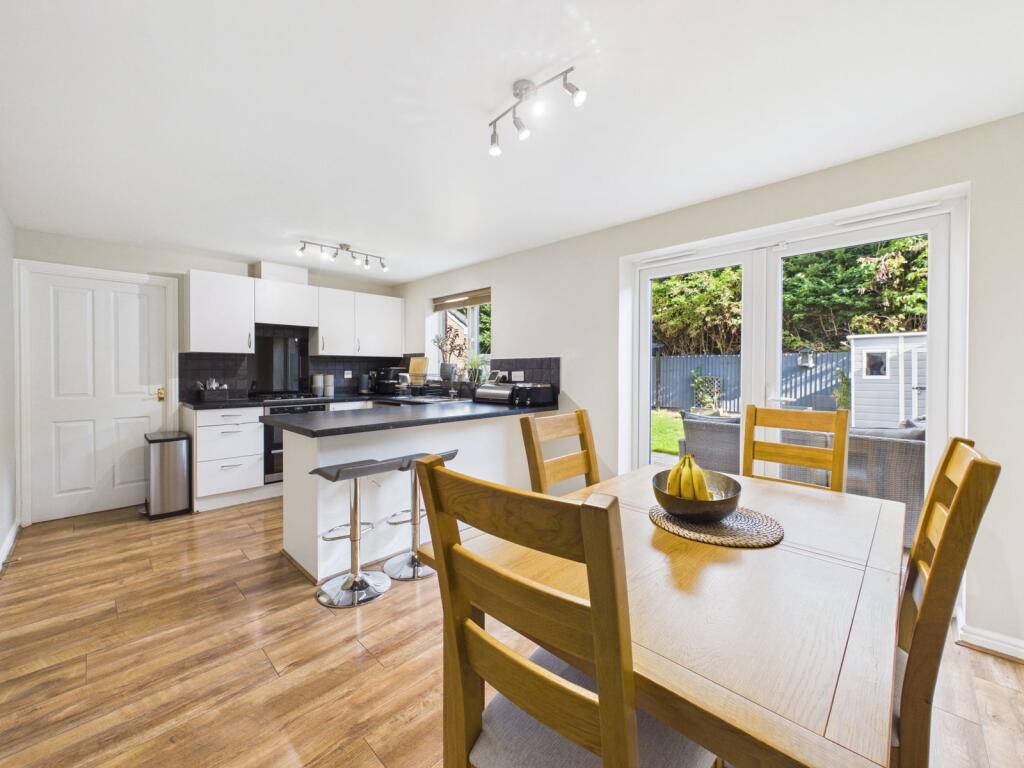 House in Melksham, George Ward Gardens - View 5