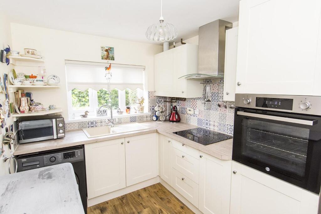 Saxon Close, Market Harborough photo 4