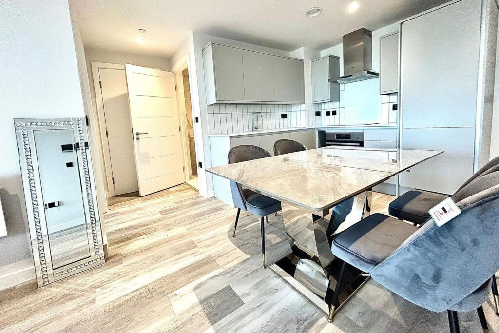 Main image of property: Warwick Street, Apex Lofts, B12