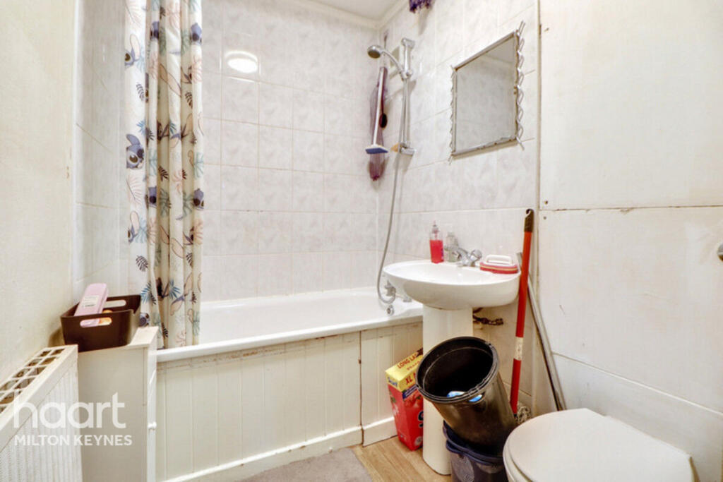 Studio flat on North Ninth Street, Milton Keynes, £70,000