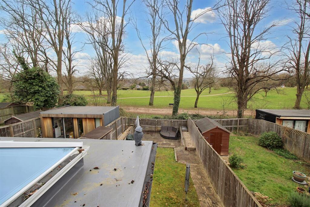 Larissa Close, Tilehurst, Reading – pohled 4