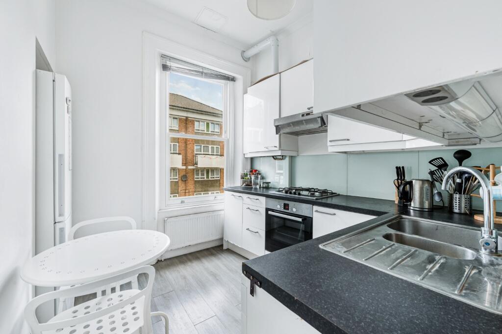 Apartment in London - View 5