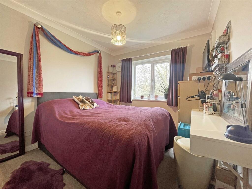 Apartment in Chelmsford, Chelmer Village, Chelmer - More