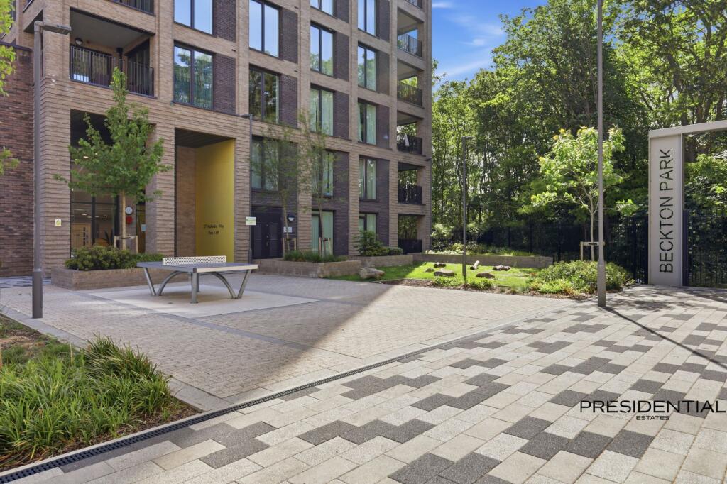 23 Mahindra Way, Beckton, E6 photo 4