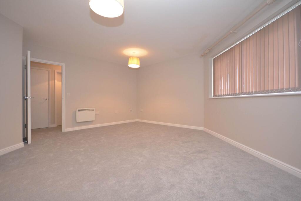Apartment in Hemel Hempstead - View 5