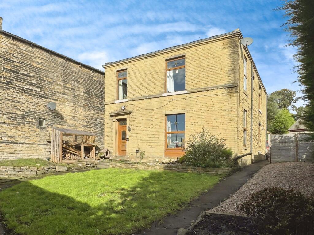 Westgate, Cleckheaton, BD19 photo 2