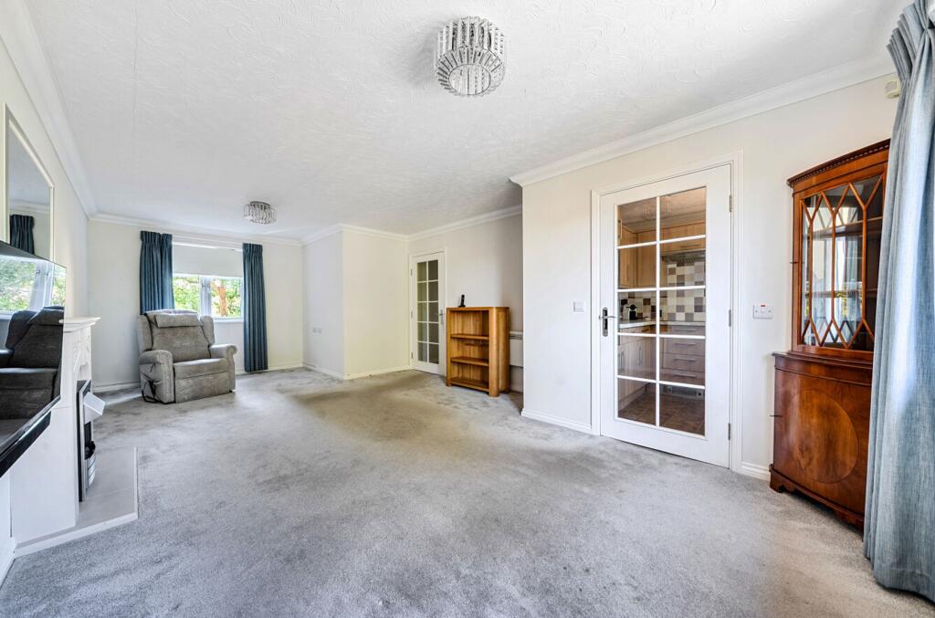 Apartment in Havant, Hampshire - View 5