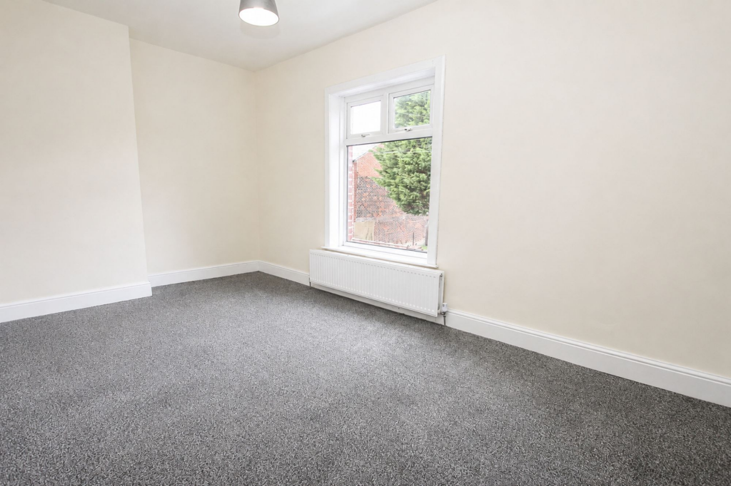 House in Rochdale, Greengate - More