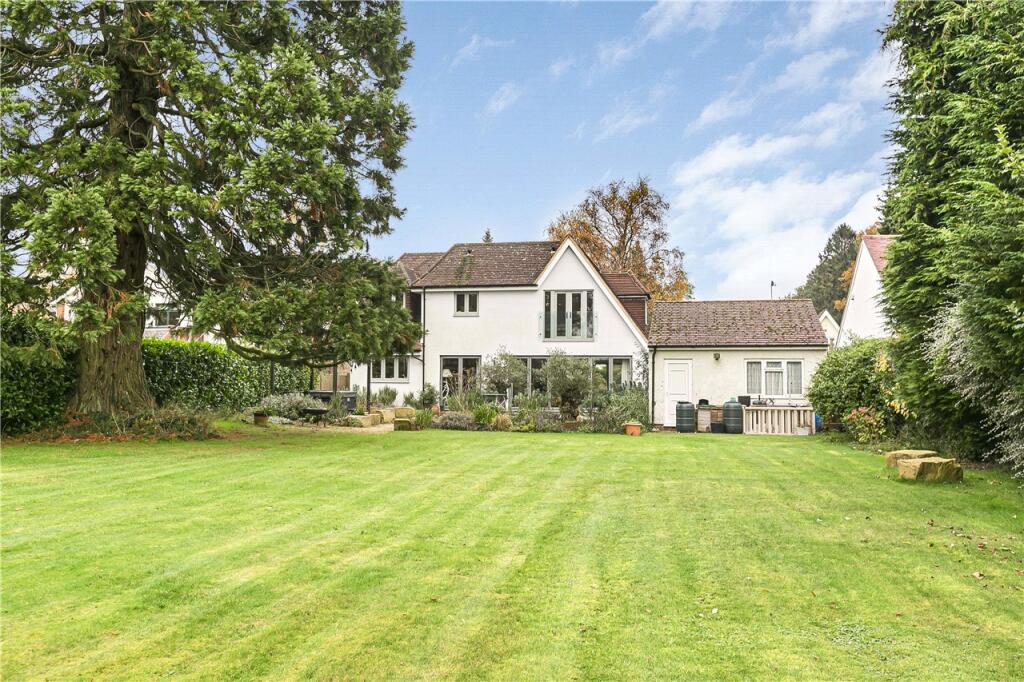 House in Luton - View 4