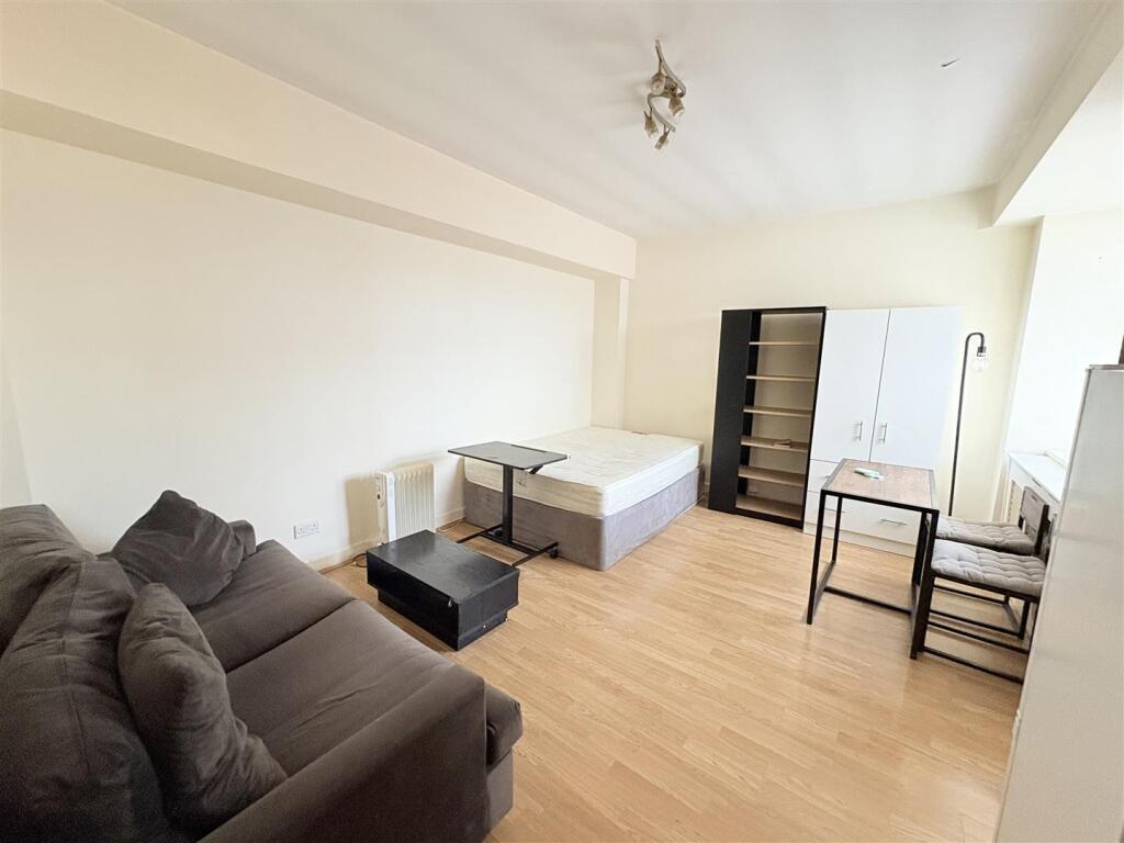 Studio apartment for rent